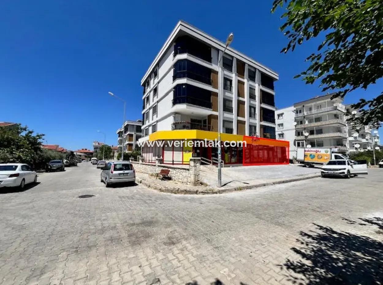 Seferihisar - 300M2 Geschäft Zum Verkauf In Der Izmir-Straße Mit Firmenmieter