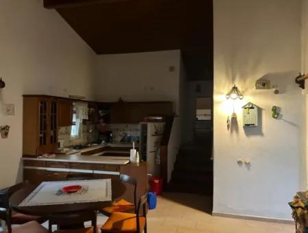 Bereit Zur Sitzung! Ferienhaus Mit Meerblick In Dogankent