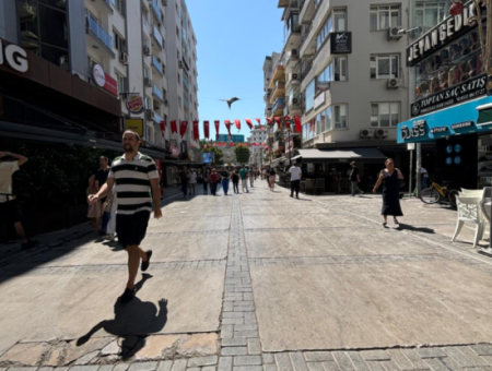 In Der Nähe Von Alsancak Sevinç Patisserie