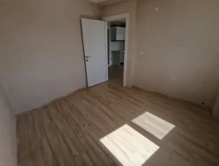 3 In 1 Maisonette-Wohnung Zum Verkauf Im Bezirk Seferihisar Hidirlik, In Der Nähe Der Mehmet Izdal Grundschule