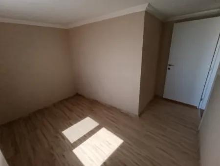 3 In 1 Maisonette-Wohnung Zum Verkauf Im Bezirk Seferihisar Hidirlik, In Der Nähe Der Mehmet Izdal Grundschule