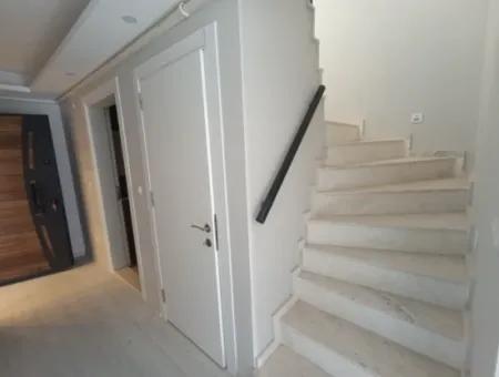 Zero 3 1 Maisonette-Wohnung Im Viertel Çolakibrahimbey An Der Seferihisar Izmir Road