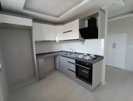 4 In 1 Maisonette-Wohnung Mit Großer Terrasse Im Viertel Çolakibrahimbey, An Der Straße Seferihisar Izmir!