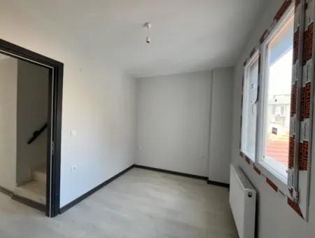 Moderne Maisonette-Wohnung Mit Terrasse Im Herzen Von Seferihisar!