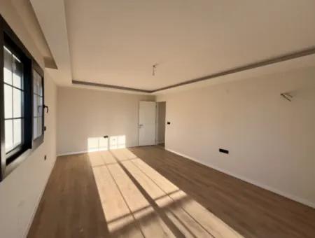 108 M² 2 1 Wohnung Zum Verkauf In Der Seferihisar-Kusadasi Road, Großer Balkon Und En-Suite Badezimmer