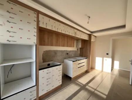 108 M² 2 1 Wohnung Zum Verkauf In Der Seferihisar-Kusadasi Road, Großer Balkon Und En-Suite Badezimmer