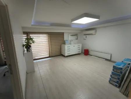 Prestigeträchtige Maisonette-Wohnung / Büro / Büro Zum Verkauf Am Alsancak Gündoğdu-Platz