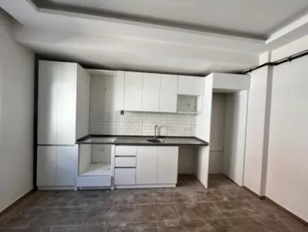 Komfortable Und Moderne 1 1 Wohnung In Seferihisar