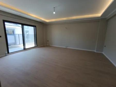 In Einem Komplex Mit Pool In Seferihisar 4. Etage 3 In 1 Wohnung Mit Balkon | 140 M² | En-Suite Badezimmer | Separate Küche | Balkon Mit Aussicht | Große Landschaftsflächen