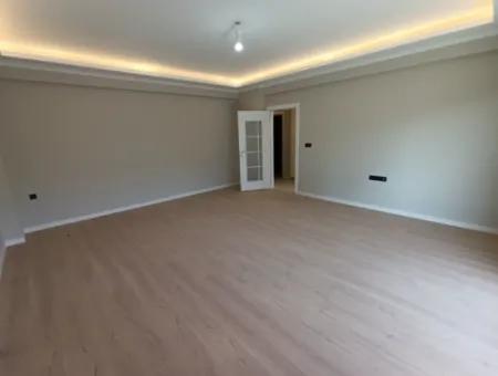 In Einem Komplex Mit Pool In Seferihisar 4. Etage 3 In 1 Wohnung Mit Balkon | 140 M² | En-Suite Badezimmer | Separate Küche | Balkon Mit Aussicht | Große Landschaftsflächen