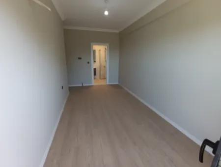 In Einem Komplex Mit Pool In Seferihisar 4. Etage 3 In 1 Wohnung Mit Balkon | 140 M² | En-Suite Badezimmer | Separate Küche | Balkon Mit Aussicht | Große Landschaftsflächen