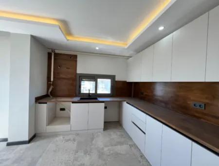 Moderne 1 1 Wohnung In Seferihisar Gözsüzler - Fußbodenheizung, Holz Detailliert Und Null!