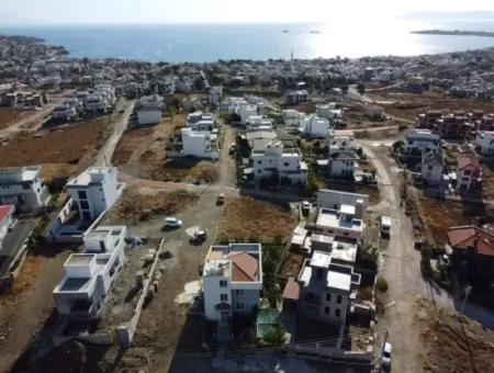 Es Können Zwei Villen Gebaut Werden! Grundstück Zu Verkaufen In Seferihisar Tepecik Mahallesi Akarca Region