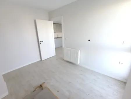 Brandneue 1 1 Wohnung Mit Großem Balkon In Seferihisar Gözsüzler