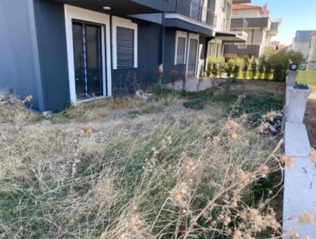 Ecklage 2 1 Wohnung Mit Garten Zu Verkaufen In Seferihisar Gözsüzler