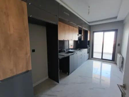 Helles Und Modernes 3-In-1-Apartment Mit Doppelbalkon In Der Kusadasi-Straße, Izmir