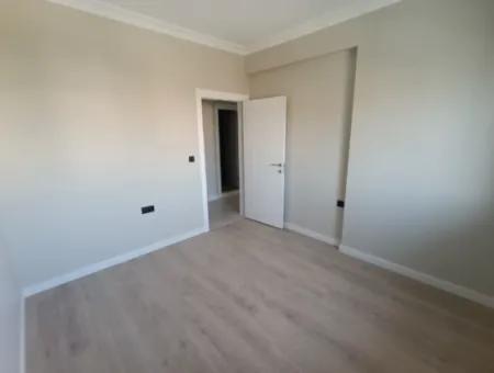 Helles Und Modernes 3-In-1-Apartment Mit Doppelbalkon In Der Kusadasi-Straße, Izmir