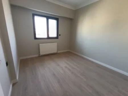 Helles Und Modernes 3-In-1-Apartment Mit Doppelbalkon In Der Kusadasi-Straße, Izmir