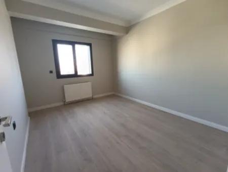 Helles Und Modernes 3-In-1-Apartment Mit Doppelbalkon In Der Kusadasi-Straße, Izmir