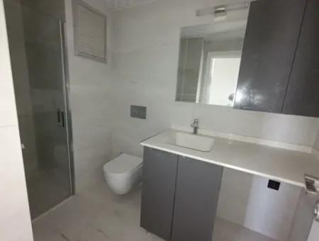 Helles Und Modernes 3-In-1-Apartment Mit Doppelbalkon In Der Kusadasi-Straße, Izmir