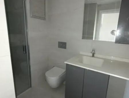 Helles Und Modernes 3-In-1-Apartment Mit Doppelbalkon In Der Kusadasi-Straße, Izmir