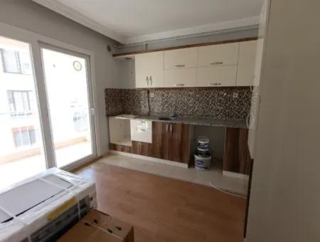 Wohnung Zu Vermieten In Einem Neubau Von 3 1, 125M², Doppelfassade, Tiefgarage In Seferihisar Hidirlik!