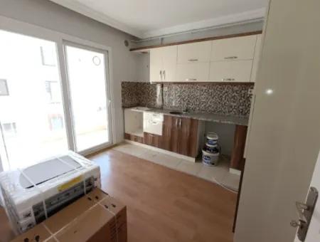 Wohnung Zu Vermieten In Einem Neubau Von 3 1, 125M², Doppelfassade, Tiefgarage In Seferihisar Hidirlik!