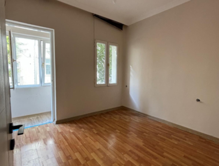 Renovierte Loft-Wohnung Im 1. Stock Zum Verkauf In Der Nähe Des Alsancak Poet Eşref Boulevard