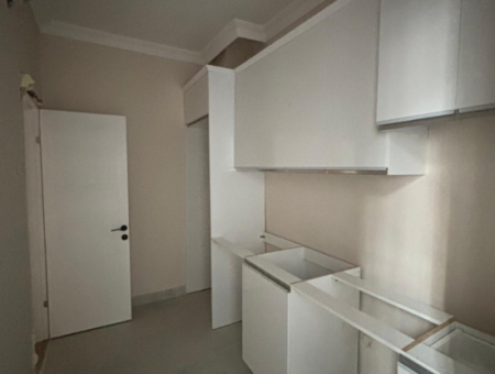 Renovierte Loft-Wohnung Im 1. Stock Zum Verkauf In Der Nähe Des Alsancak Poet Eşref Boulevard