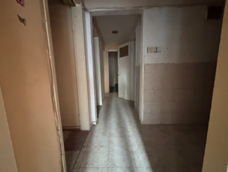 In Der Nähe Der Strasse Alsancak Talatpaşa Erwartet Sie Das Kelepir Apartment.