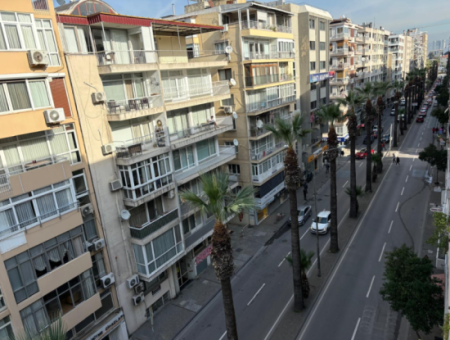 Prestigeträchtige 4 1 Wohnung Zu Vermieten Am Alsancak Talatpaşa Boulevard!Wir Bieten Komfort Und Eleganz Zusammen An Einem Der Exklusivsten Orte Der Stadt.