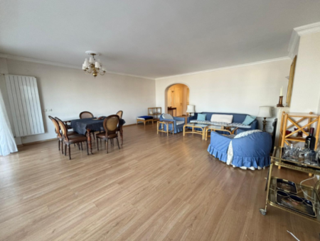 Luxuriöse Villenwohnung Mit Meerblick Und Eigenem Bad In Göztepe!