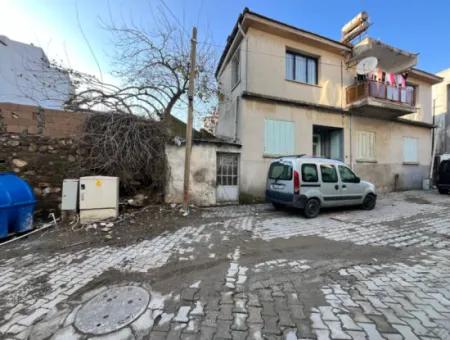 Grundstück In Der Nähe Der Mehmet İzdal Grundschule In Seferihisar Hidirlik