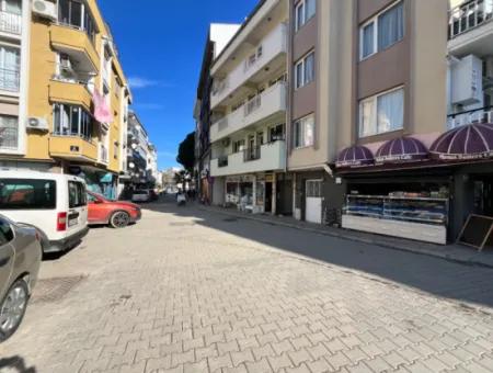 Zentral Gelegene, Komfortable Und Moderne Wohnung Zum Verkauf Im Viertel Seferihisar Hidirlik