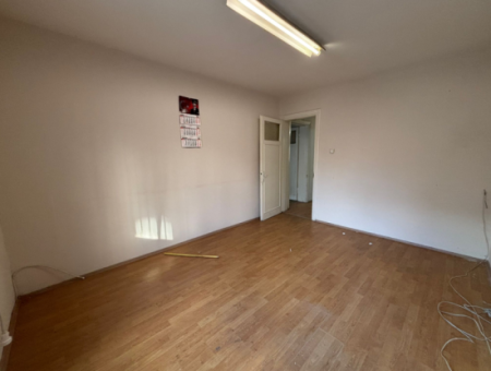 Alsancak Zypern Märtyrer In Der Nähe Von 3 1 125M2 1. Stock Büro / Büro / Büro Zu Vermieten