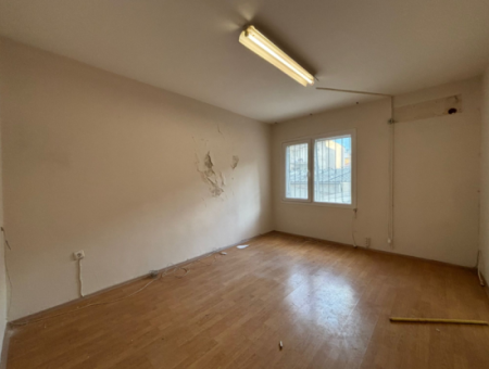 Alsancak Zypern Märtyrer In Der Nähe Von 3 1 125M2 1. Stock Büro / Büro / Büro Zu Vermieten