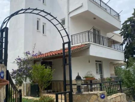 Villa Im Güneşli Kent-Komplex In Seferihisar Akaca,