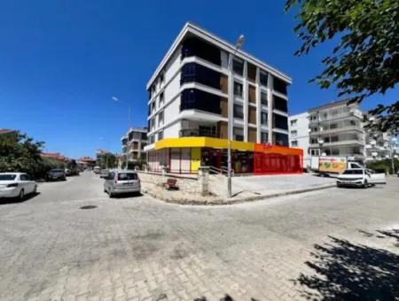 Seferihisar - 300M2 Geschäft Zum Verkauf In Der Izmir-Straße Mit Firmenmieter