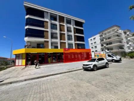 Seferihisar - 300M2 Geschäft Zum Verkauf In Der Izmir-Straße Mit Firmenmieter