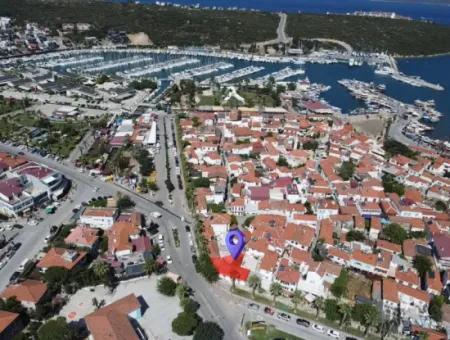 120 M2 2-Stöckiges Einfamilienhaus Zum Verkauf In Seferihisar Sığacık Kale