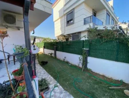 Seferihisar Doğanbeyde 3 1, Villa Zu Verkaufen Mit Garten