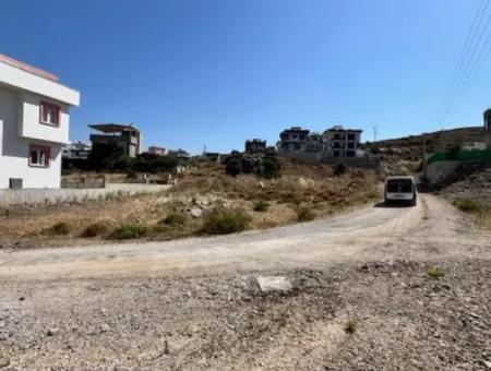 305M2, 15/30 Zoniertes Fertiges Grundstück In Sığacık Girlen