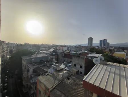 Voll Möblierte Wohnung Zum Verkauf Mit Möbeln In Der Alsancak Mahmut Eshat Street