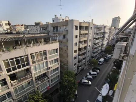 Voll Möblierte Wohnung Zum Verkauf Mit Möbeln In Der Alsancak Mahmut Eshat Street