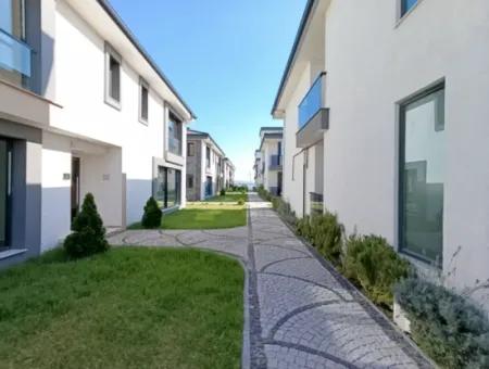 4 1, 180M2 Brandneue Villa Auf Einem Grundstück In Seferihisar Gözsüzler