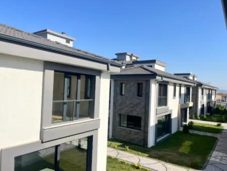 4 1.200M2 Freistehende Neubauvillen In Seferihisar Gözsüzler