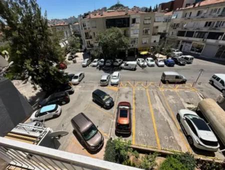 Gegenüber Dem Istinye Park 3 1 Strasse Mit Aufzug Parkplatz