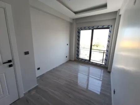 Im Zentrum Von Seferihisar, 2 1, Brandneue Wohnung Mit Balkon!