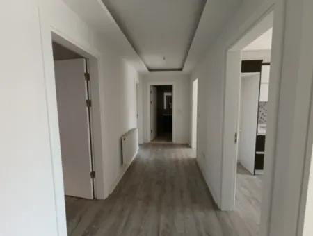 Einzigartige Wohnung An Der Straße Seferihisar - Kusadasi!