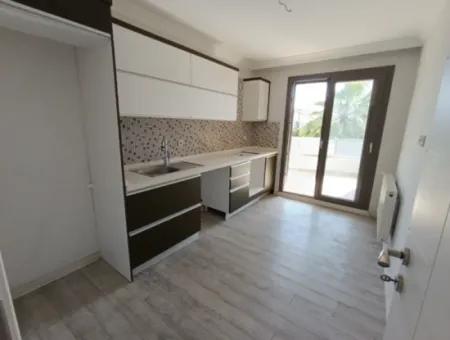 Einzigartige Wohnung An Der Straße Seferihisar - Kusadasi!